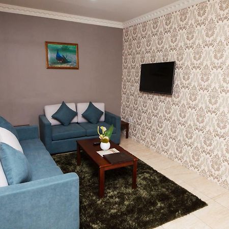 Crismon Hotel Tema Bagian luar foto