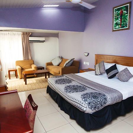 Crismon Hotel Tema Bagian luar foto